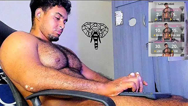 Snapshot of Big_furry_bear13 chatting on March 8, 9:50 am Big furry bear13 online show from March 8, 9:50 am