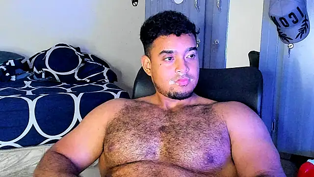 Snapshot of Big_furry_bear13 chatting on March 18, 8:14 am Big furry bear13 online show from March 18, 8:14 am