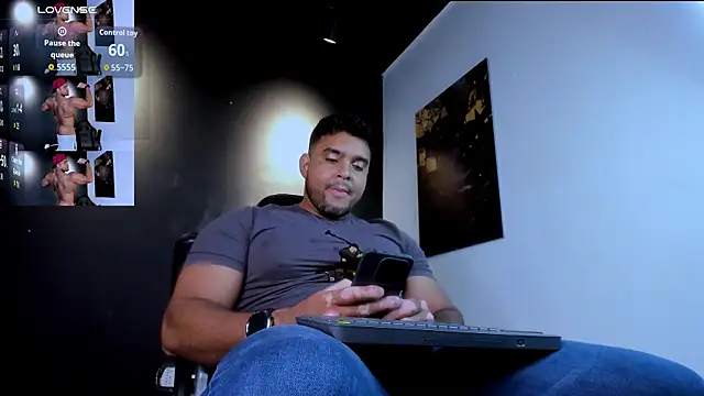 Big furry bear13 online show from April 9, 6:19 am