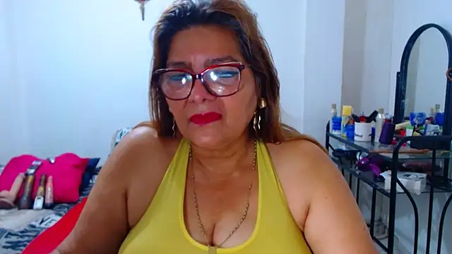 maturehot649 online show from February 25, 10:19 pm