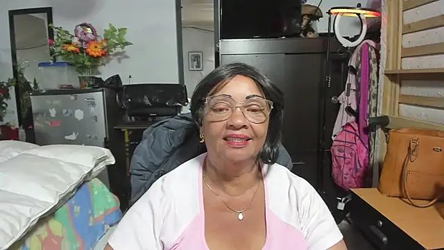 Mrs mommy  online show from October 24, 10:50 pm
