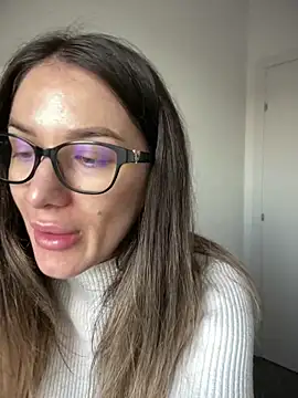 HotXMom online show from December 16, 7:24 am