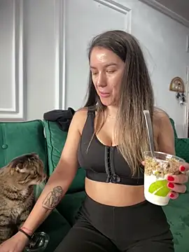 HotXMom online show from March 3, 7:25 am