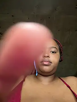 Snapshot of Linahlove chatting on January 1, 10:03 pm Linahlove online show from January 1, 10:03 pm