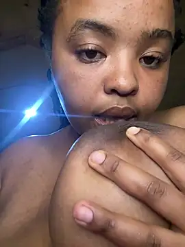 Snapshot of Linahlove chatting on March 2, 7:45 pm Linahlove online show from March 2, 7:45 pm