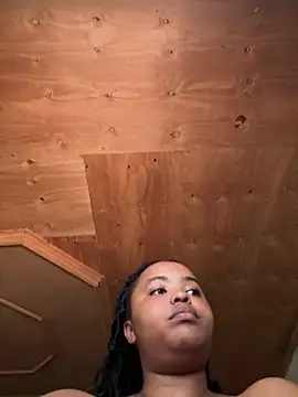 Snapshot of Linahlove chatting on March 4, 10:35 am Linahlove online show from March 4, 10:35 am