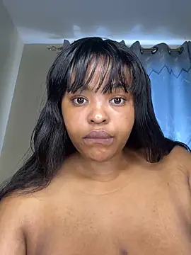 Snapshot of Linahlove chatting on November 6, 10:38 am Linahlove online show from November 6, 10:38 am