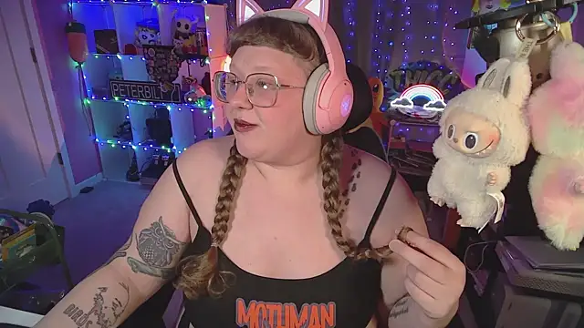 Snapshot of FatVeronica chatting on January 18, 7:01 am FatVeronica online show from January 18, 7:01 am