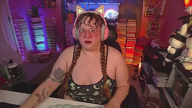 FatVeronica online show from July 4, 5:08 pm