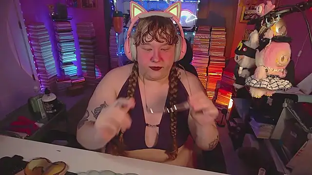 FatVeronica online show from July 11, 5:59 pm