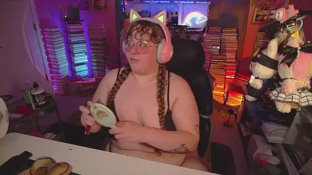 FatVeronica online show from August 6, 6:32 pm