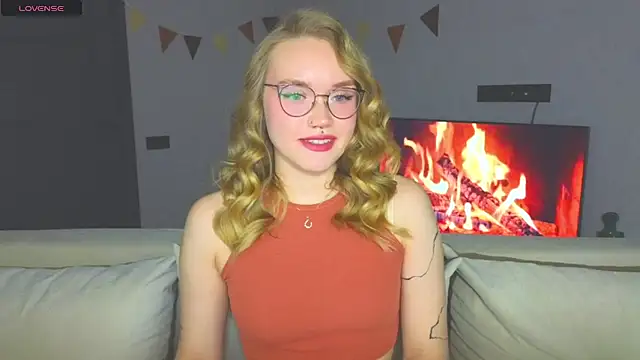 Aurora Golden1 online show from December 4, 3:43 pm