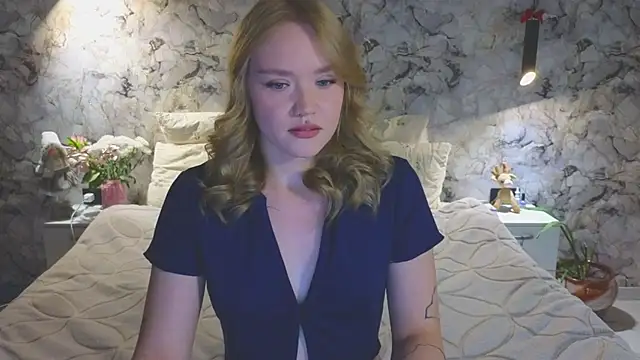 Snapshot of Aurora_Golden1 chatting on July 11, 8:39 am Aurora Golden1 online show from July 11, 8:39 am