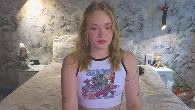 Snapshot of Aurora_Golden1 chatting on July 25, 5:49 am Aurora Golden1 online show from July 25, 5:49 am