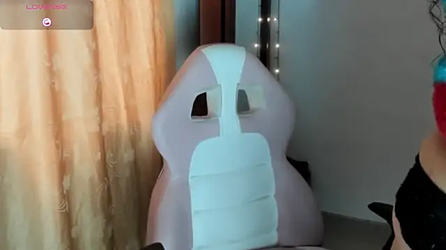 Snapshot of jessica_hot_28 chatting on September 16, 5:03 pm jessica hot 28 online show from September 16, 5:03 pm