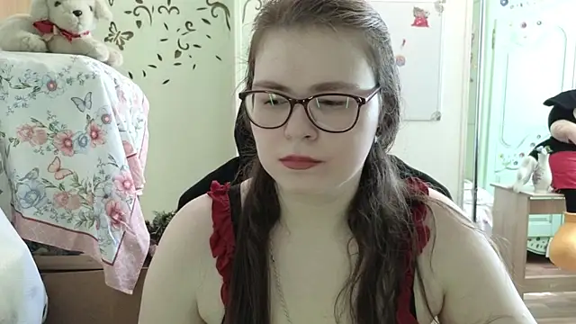 Snapshot of LucyZeph chatting on August 6, 9:00 am LucyZeph online show from August 6, 9:00 am