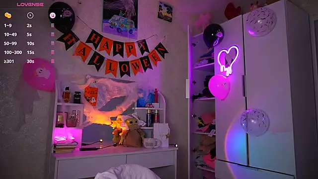 Snapshot of soffy__kisss chatting on November 2, 6:21 pm soffy kisss online show from November 2, 6:21 pm