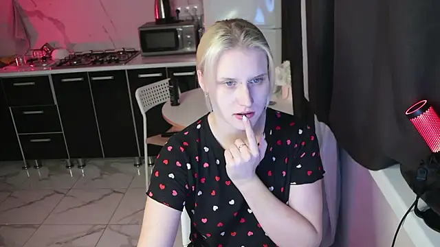 Snapshot of MertyXX chatting on February 13, 10:06 pm MertyXX online show from February 13, 10:06 pm