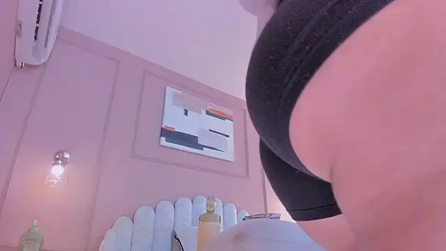 Snapshot of lia_ass_ chatting on February 6, 4:58 pm lia ass online show from February 6, 4:58 pm