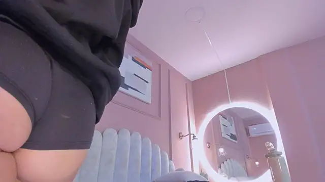 Snapshot of lia_ass_ chatting on February 12, 1:48 pm lia ass online show from February 12, 1:48 pm