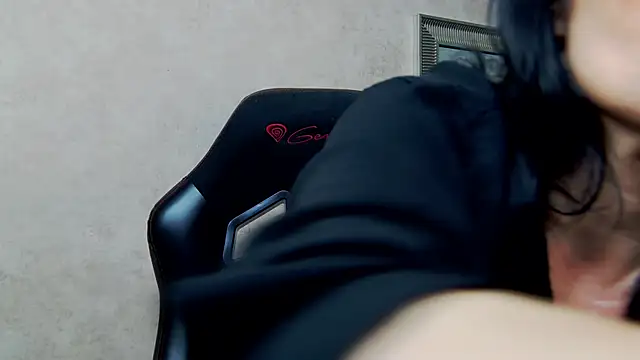 Snapshot of NicolleReyn chatting on January 7, 5:48 pm NicolleReyn online show from January 7, 5:48 pm