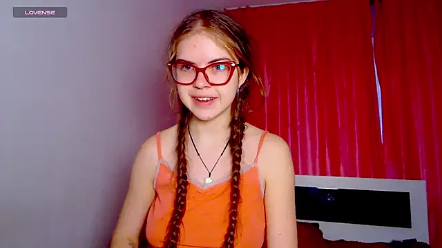 Sarah HS online show from January 17, 11:17 am