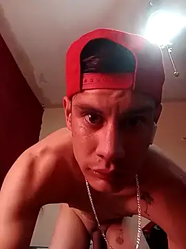 Snapshot of chicovergudo27 chatting on December 29, 8:15 pm chicovergudo27 online show from December 29, 8:15 pm