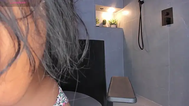 Snapshot of AriSweet chatting on November 6, 12:39 pm AriSweet online show from November 6, 12:39 pm