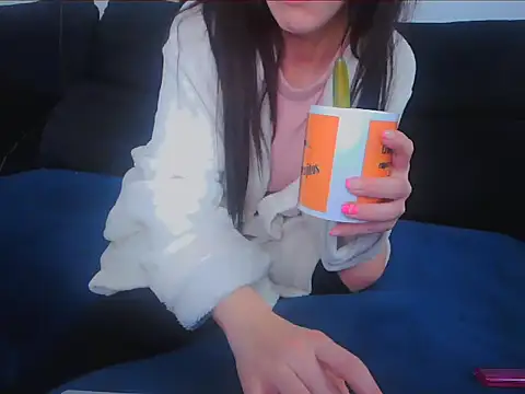 Snapshot of Daneris chatting on February 7, 5:52 am Daneris online show from February 7, 5:52 am