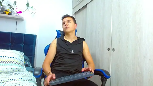 Snapshot of flint_ryan chatting on February 23, 5:54 pm flint ryan online show from February 23, 5:54 pm