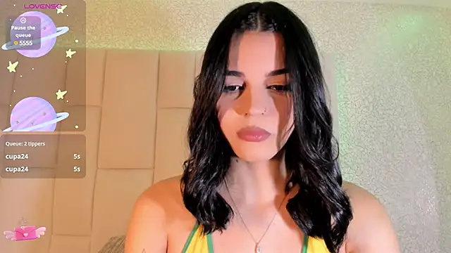 Summer walkerr online show from December 13, 6:49 pm