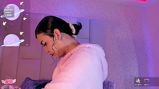 Summer walkerr online show from December 17, 12:22 pm