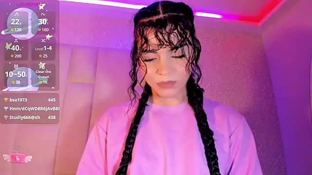 Summer walkerr online show from February 9, 6:47 pm