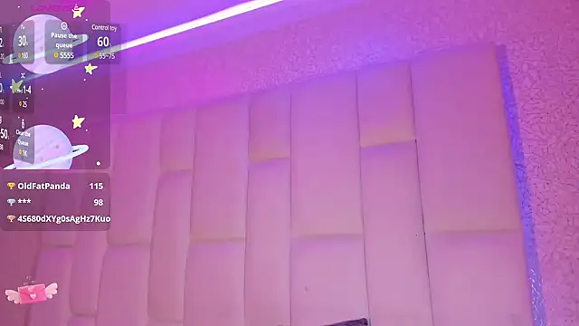 Summer walkerr online show from February 15, 3:39 pm