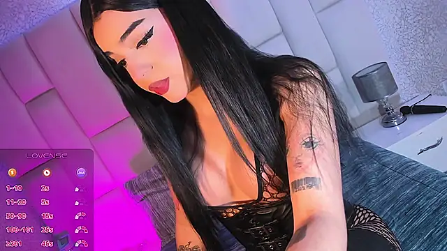 Summer walkerr online show from July 9, 1:15 pm