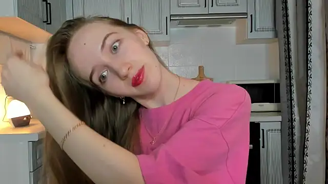 leslie my lovee online show from October 7, 7:44 pm