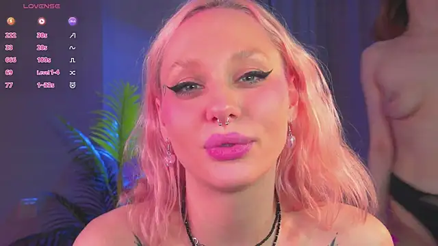 Snapshot of Kinky_Girls chatting on February 22, 8:31 pm Kinky Girls online show from February 22, 8:31 pm