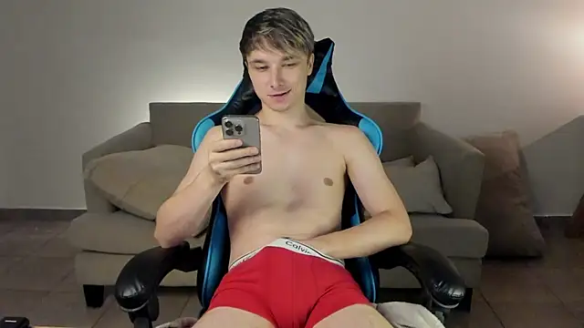 Snapshot of marcusmit chatting on January 8, 9:23 pm marcusmit online show from January 8, 9:23 pm