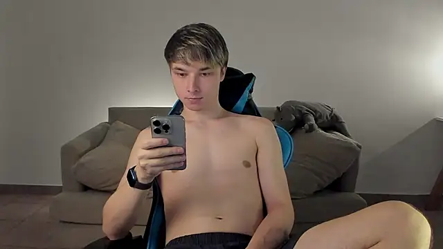 Snapshot of marcusmit chatting on January 22, 10:05 pm marcusmit online show from January 22, 10:05 pm