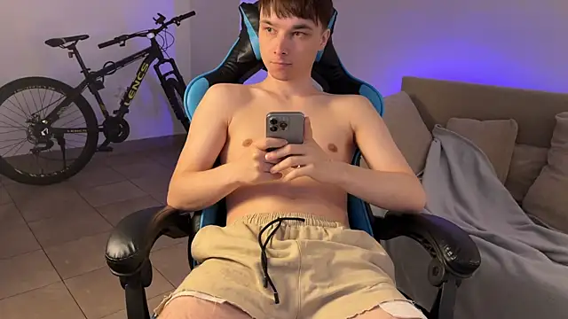 Snapshot of marcusmit chatting on October 12, 3:44 pm marcusmit online show from October 12, 3:44 pm