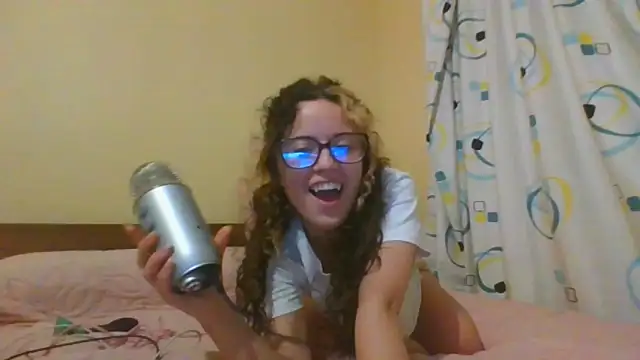 frikigyal online show from February 11, 2:35 am