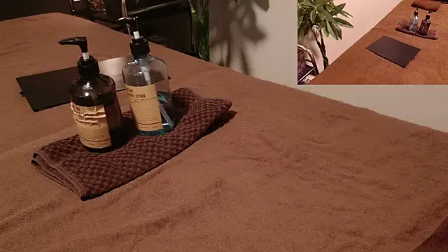 Snapshot of Hanabi-hentai chatting on March 1, 11:17 am Hanabi-hentai online show from March 1, 11:17 am