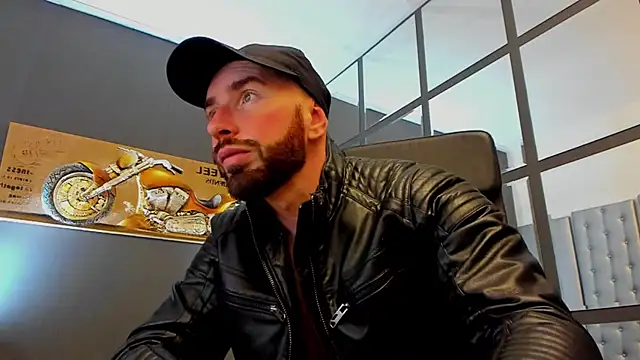 Snapshot of AronGrant chatting on January 16, 10:52 am AronGrant online show from January 16, 10:52 am