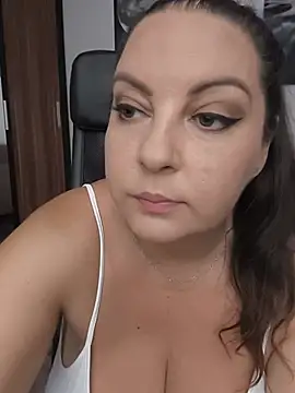 Snapshot of KlaraHope chatting on July 3, 11:49 am KlaraHope online show from July 3, 11:49 am