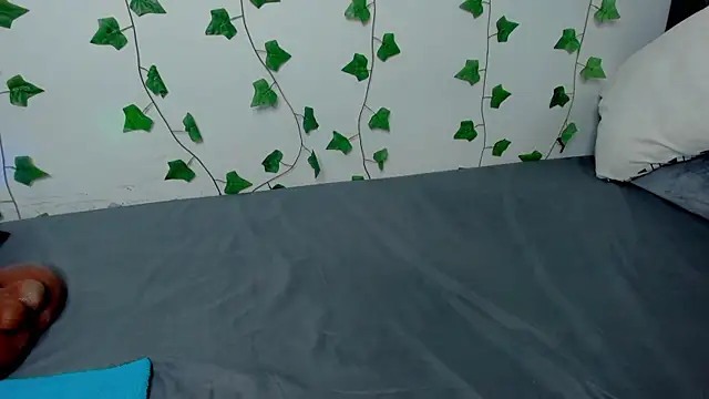 Snapshot of Miaa_Garcia chatting on December 18, 12:27 am Miaa Garcia online show from December 18, 12:27 am