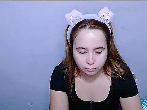 SubLayla01 online show from March 6, 6:15 pm