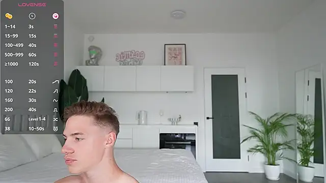 Snapshot of matthew_beautiful chatting on July 24, 12:58 pm matthew beautiful online show from July 24, 12:58 pm