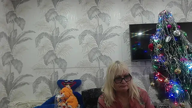 Snapshot of CamDiva113 chatting on January 24, 10:32 am CamDiva113 online show from January 24, 10:32 am