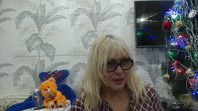 Snapshot of CamDiva113 chatting on January 24, 1:57 pm CamDiva113 online show from January 24, 1:57 pm