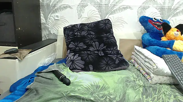 Snapshot of CamDiva113 chatting on March 13, 2:23 pm CamDiva113 online show from March 13, 2:23 pm